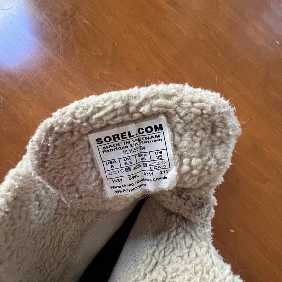 Sorel Plaid and Brown Winter Boots - Picture 3 of 4